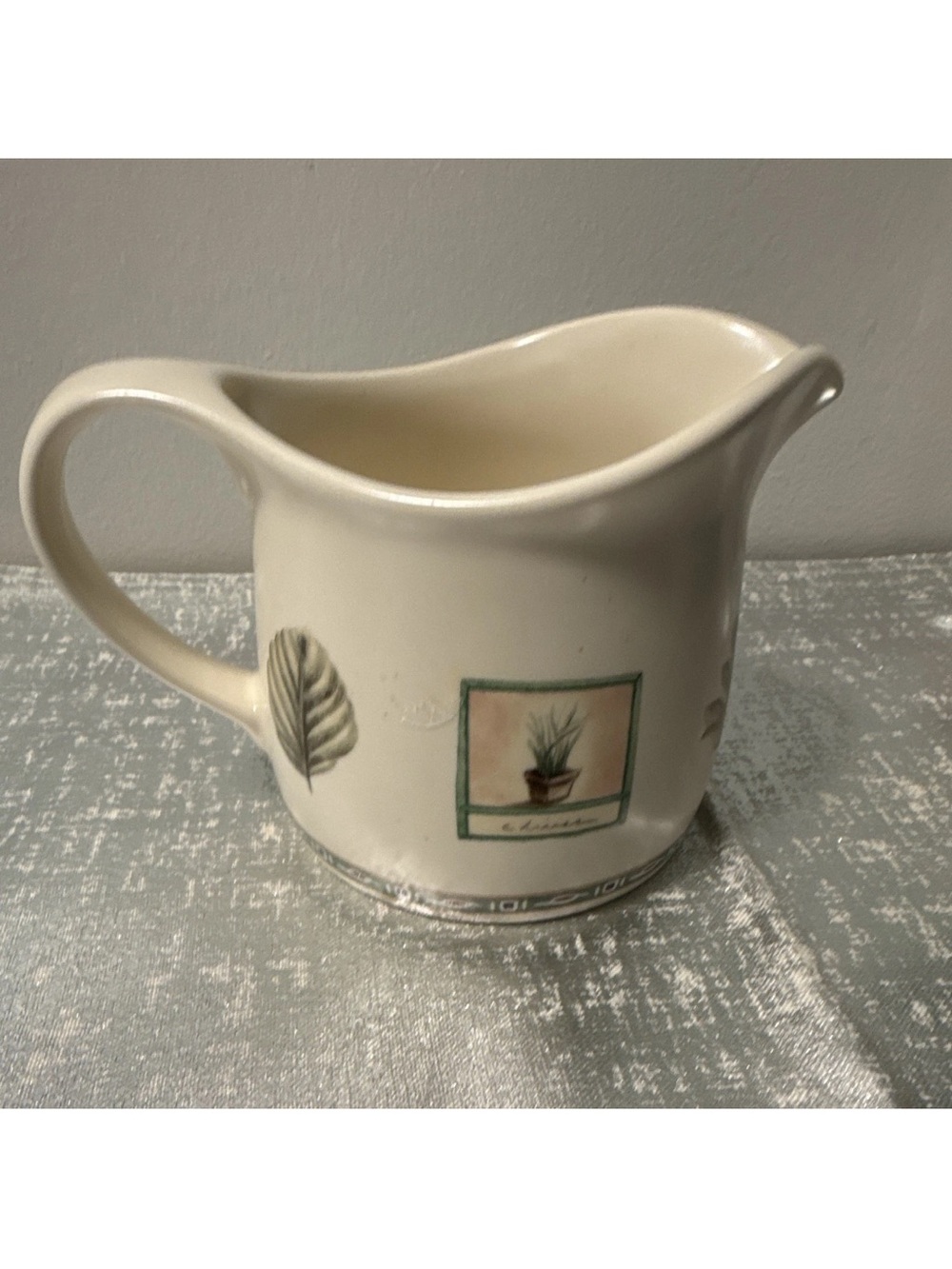 Pfaltzgraff Portfolio Naturewood Botanical Stoneware 24oz Handle 4” tall 7” W